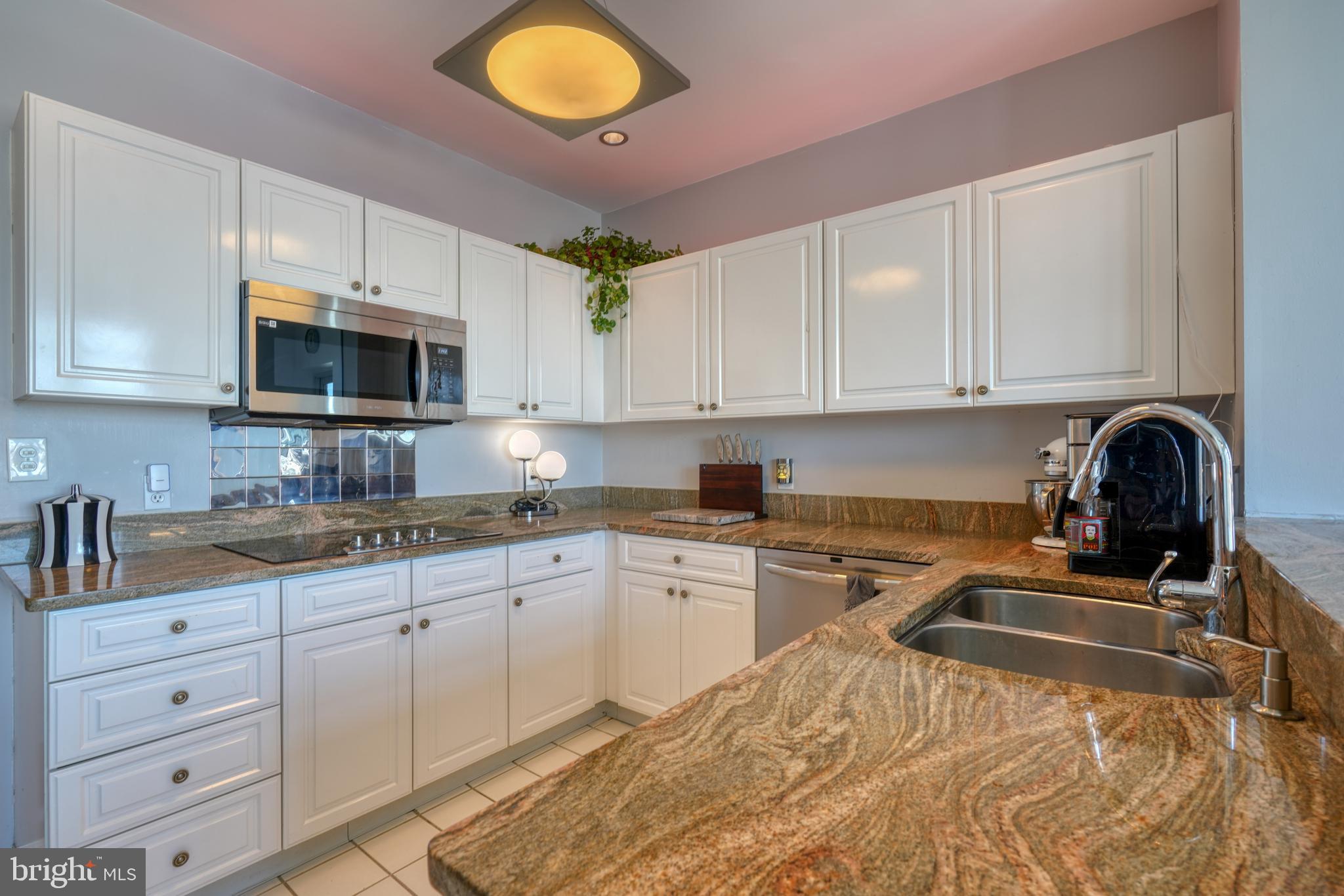 100 Harborview DRIVE Unit: 2209
