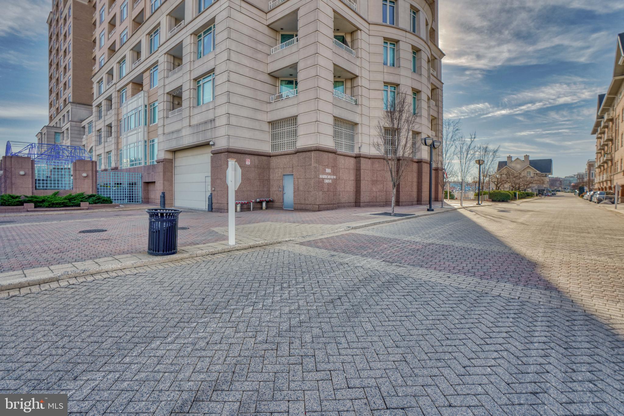 100 Harborview DRIVE Unit: 2209