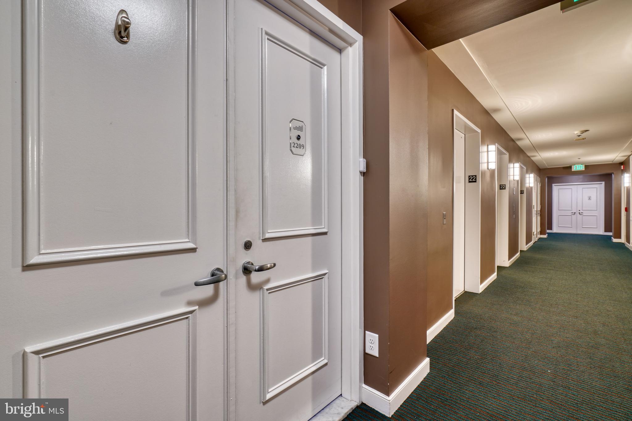 100 Harborview DRIVE Unit: 2209