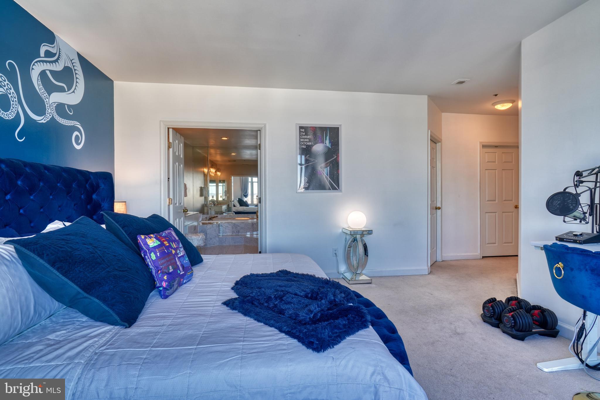 100 Harborview DRIVE Unit: 2209