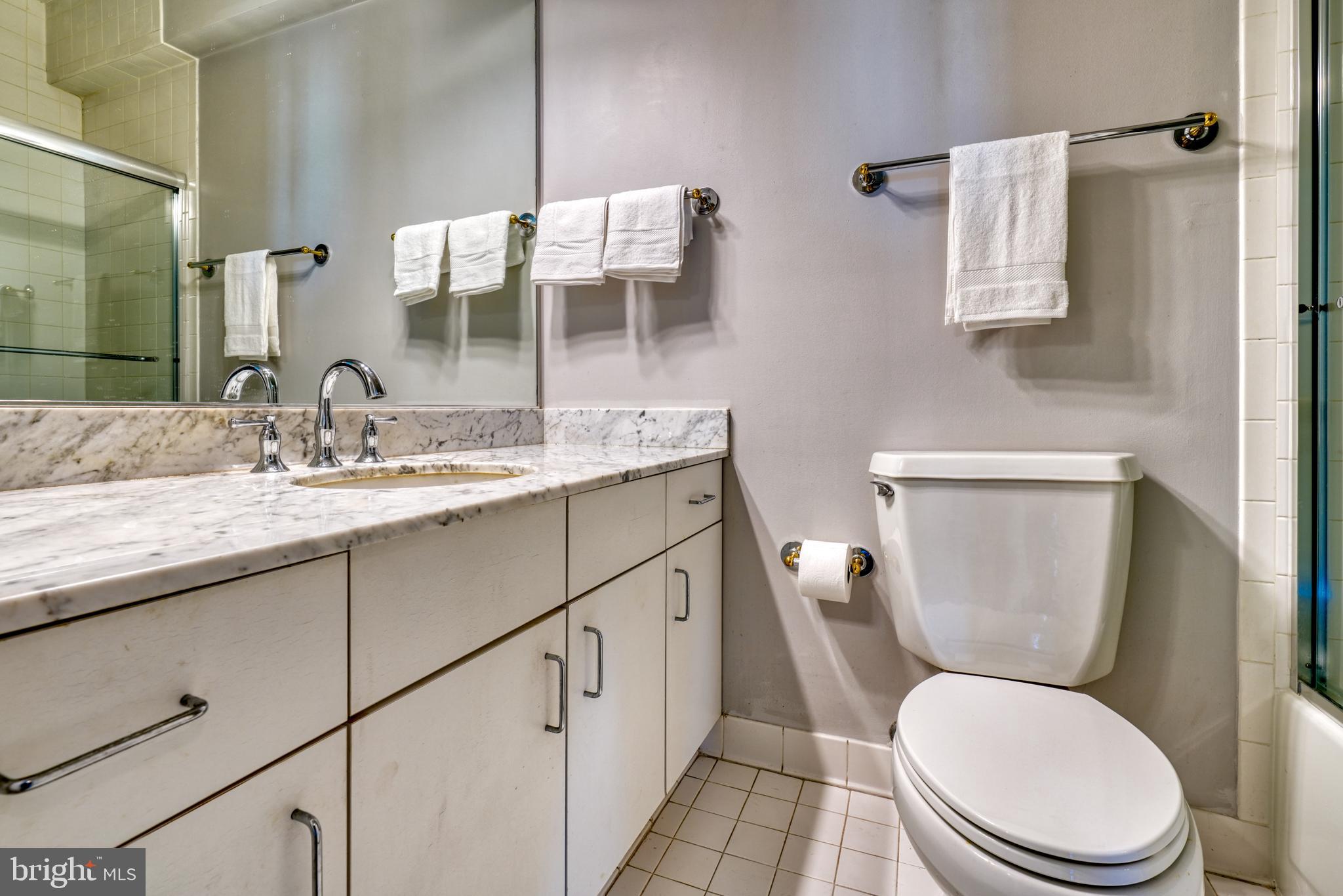 100 Harborview DRIVE Unit: 2209