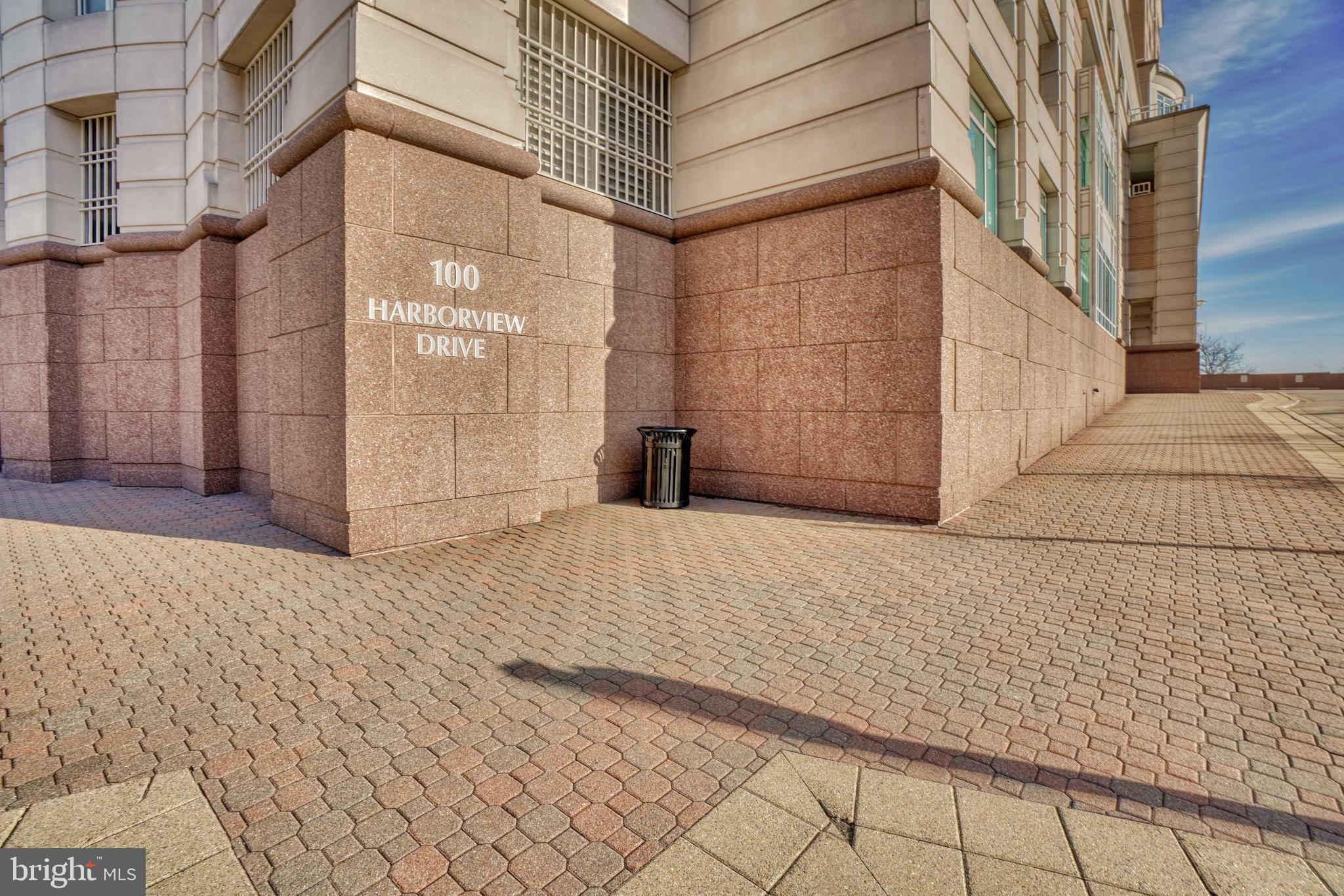 100 Harborview DRIVE Unit: 2209
