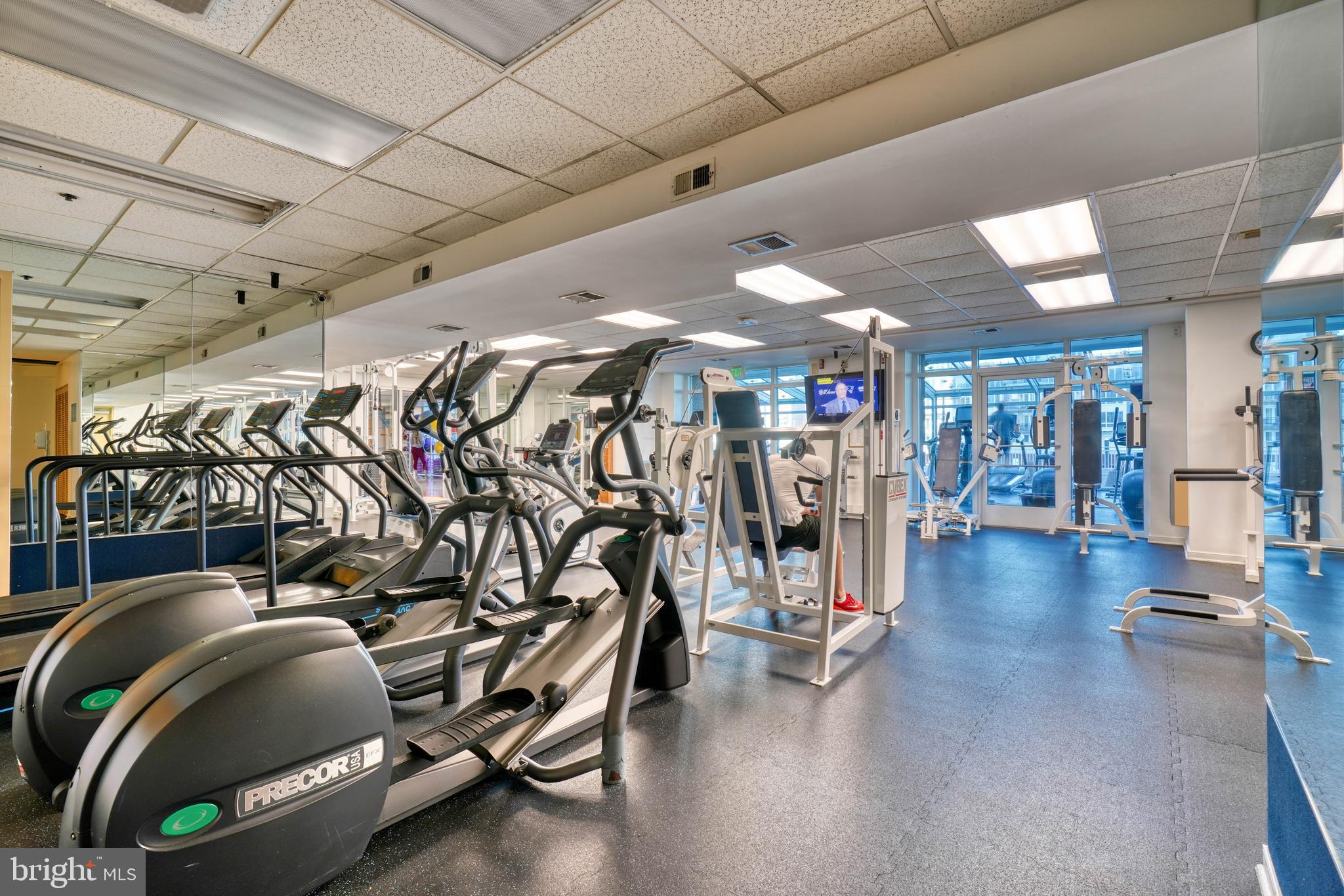100 Harborview DRIVE Unit: 2209