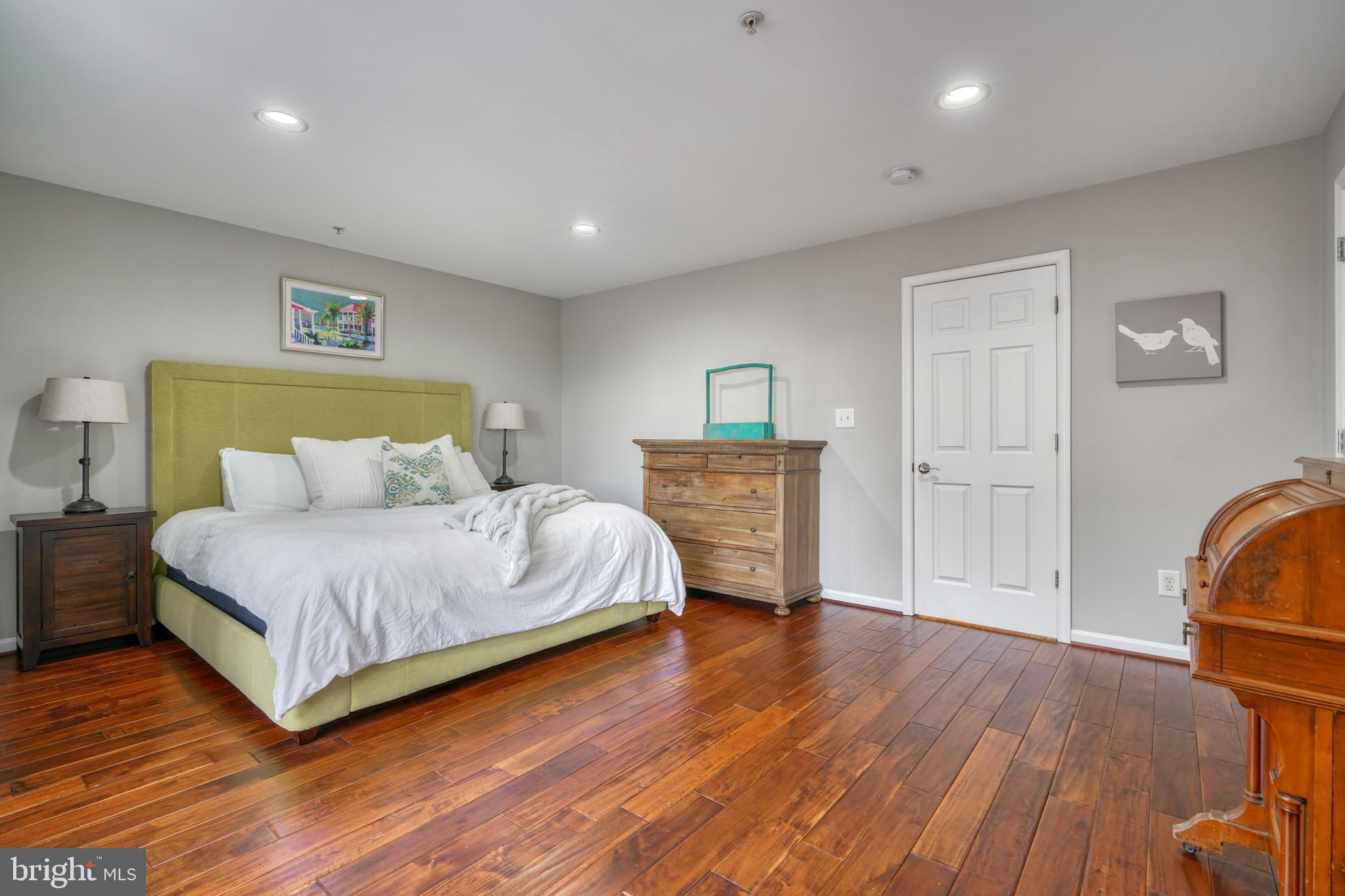2613 Lighthouse LANE