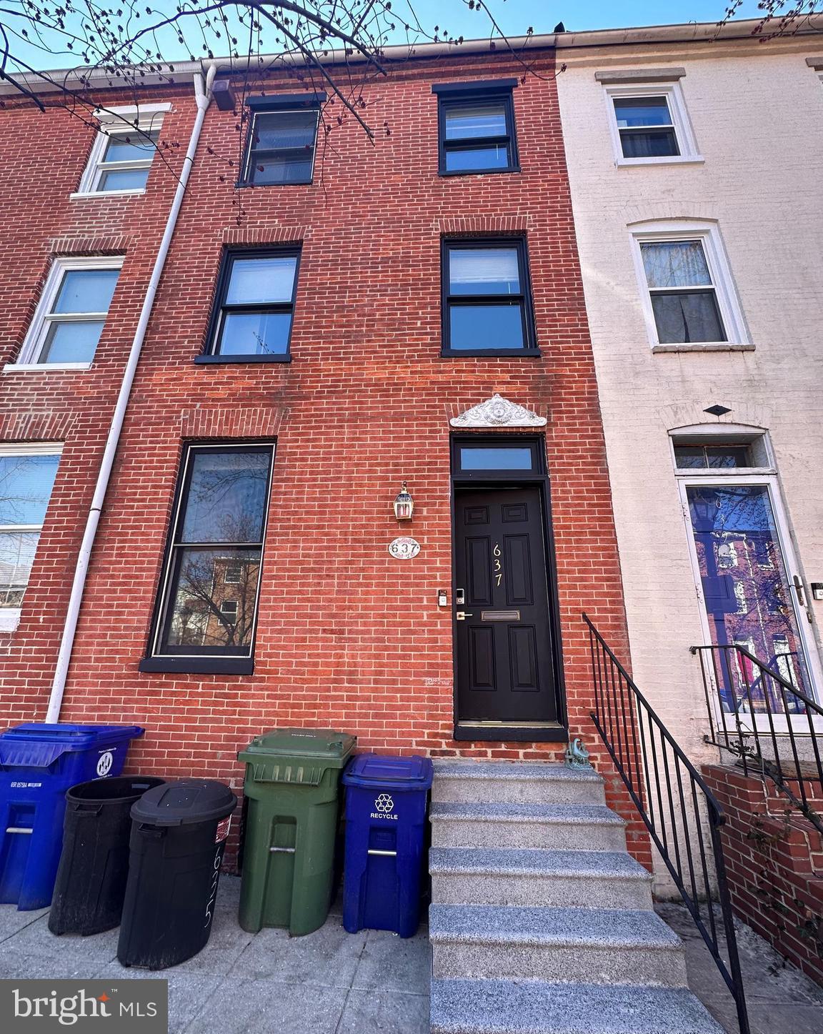 637 Portland St