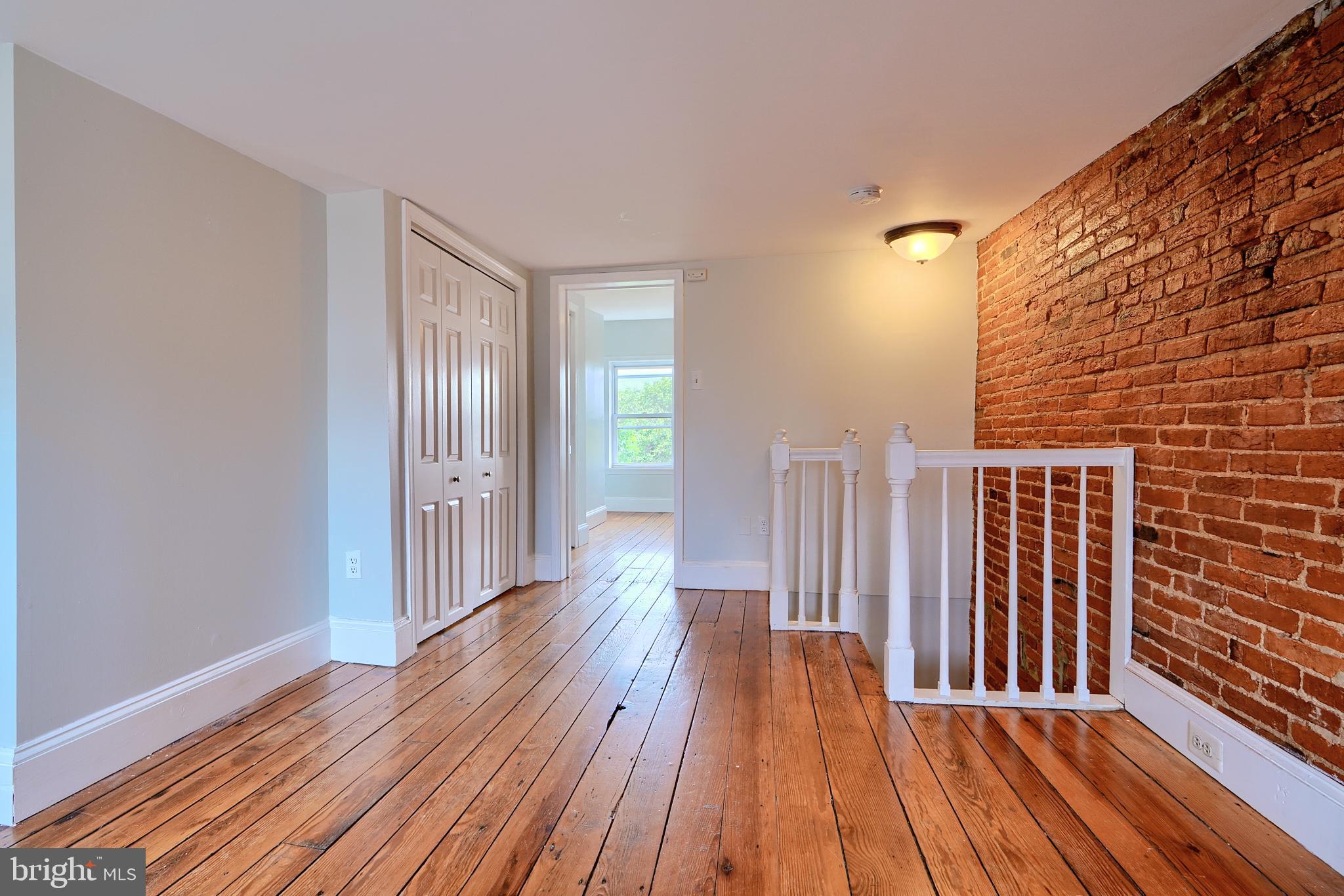 1239 William St