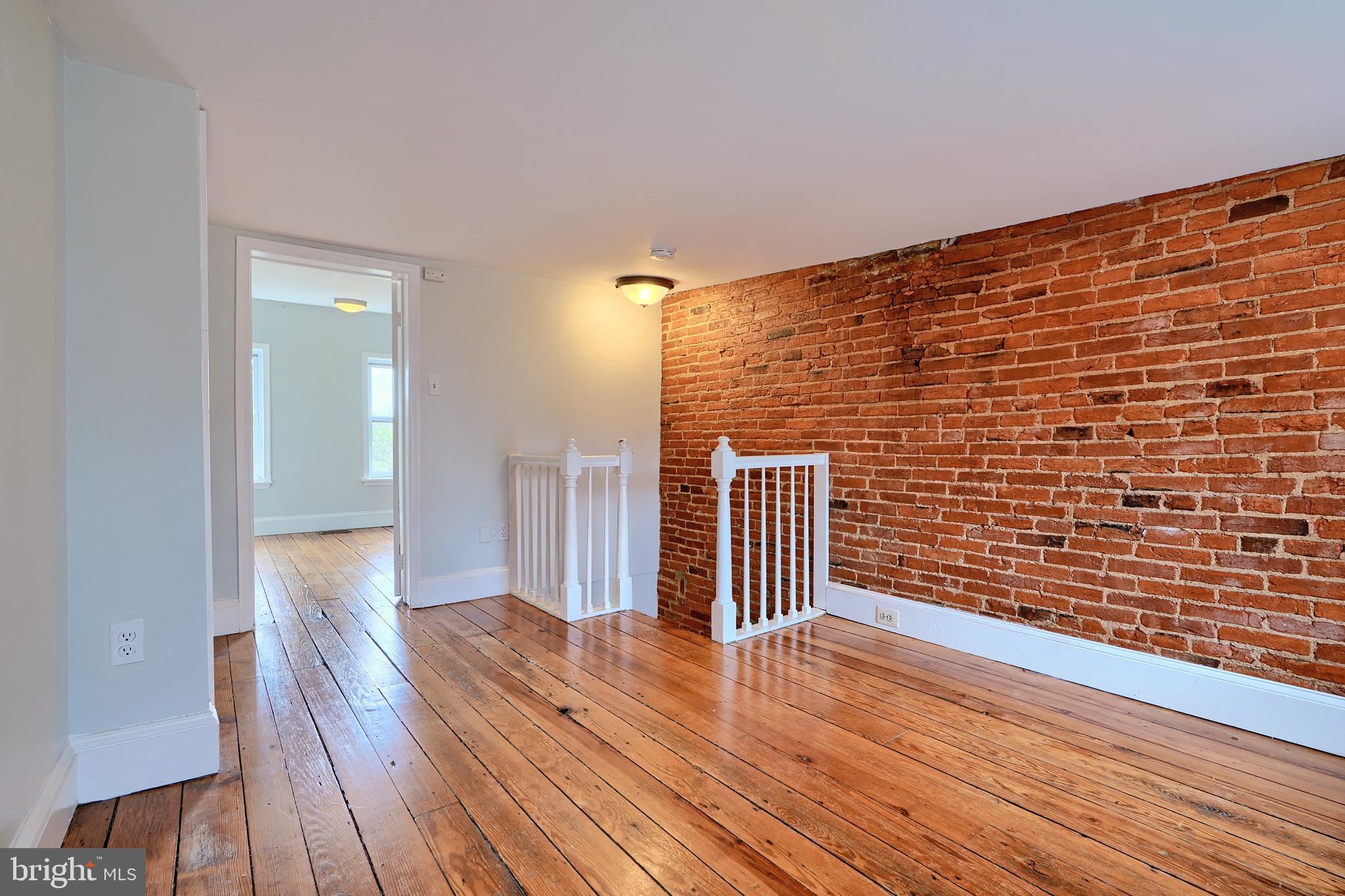 1239 William St