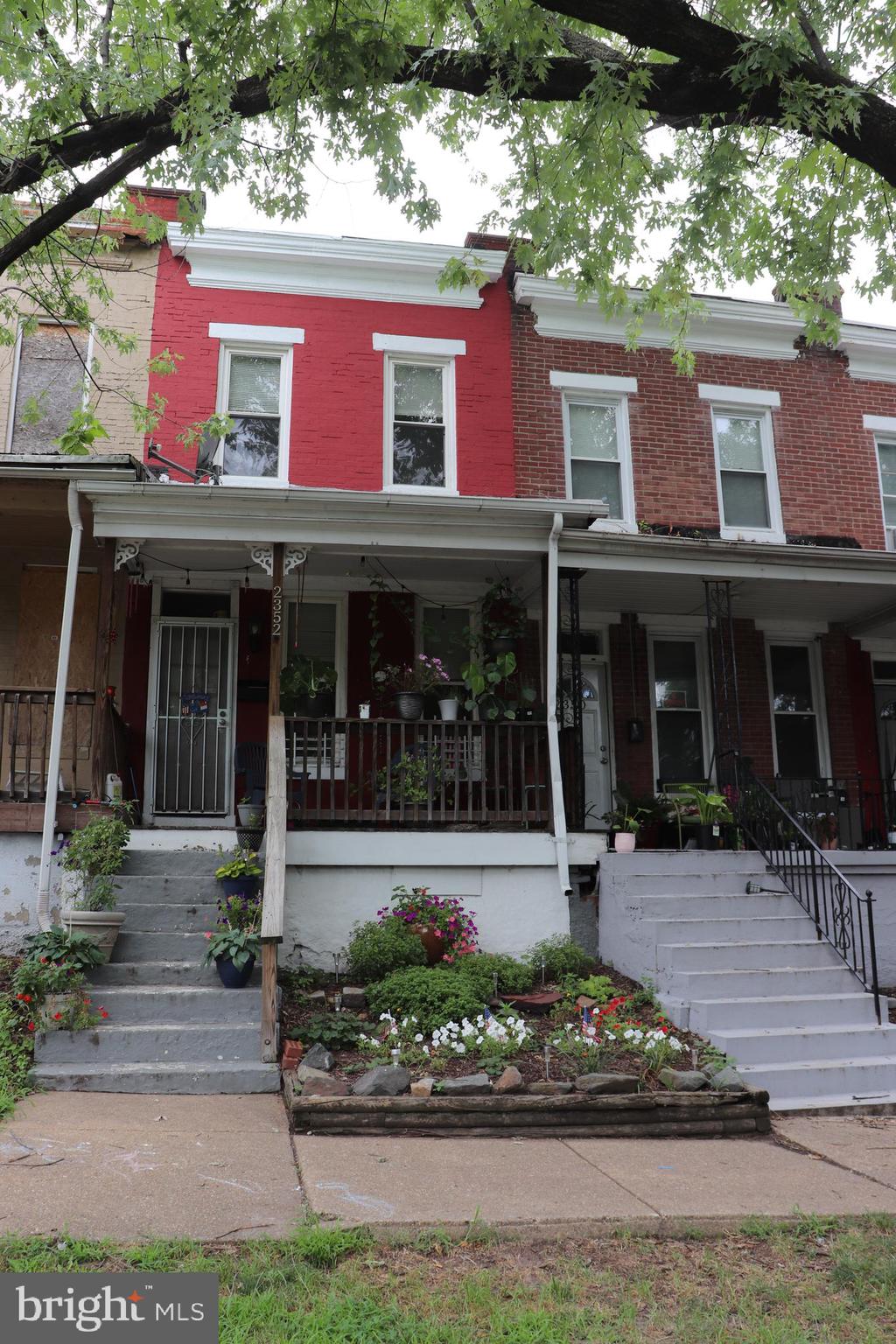 2352 Sidney Ave