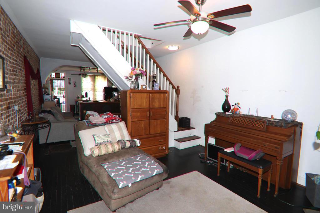 2352 Sidney Ave