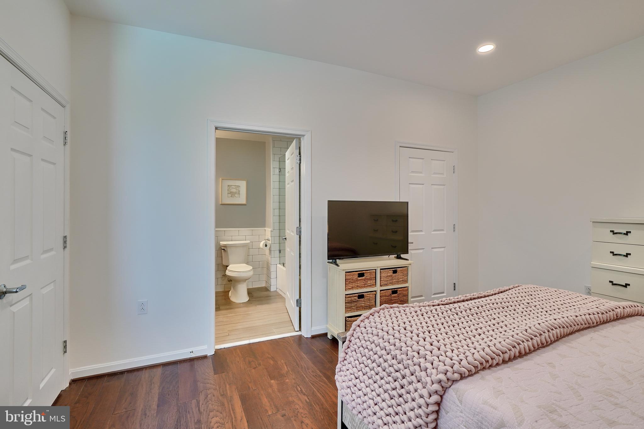 23 Pierside Dr #T16