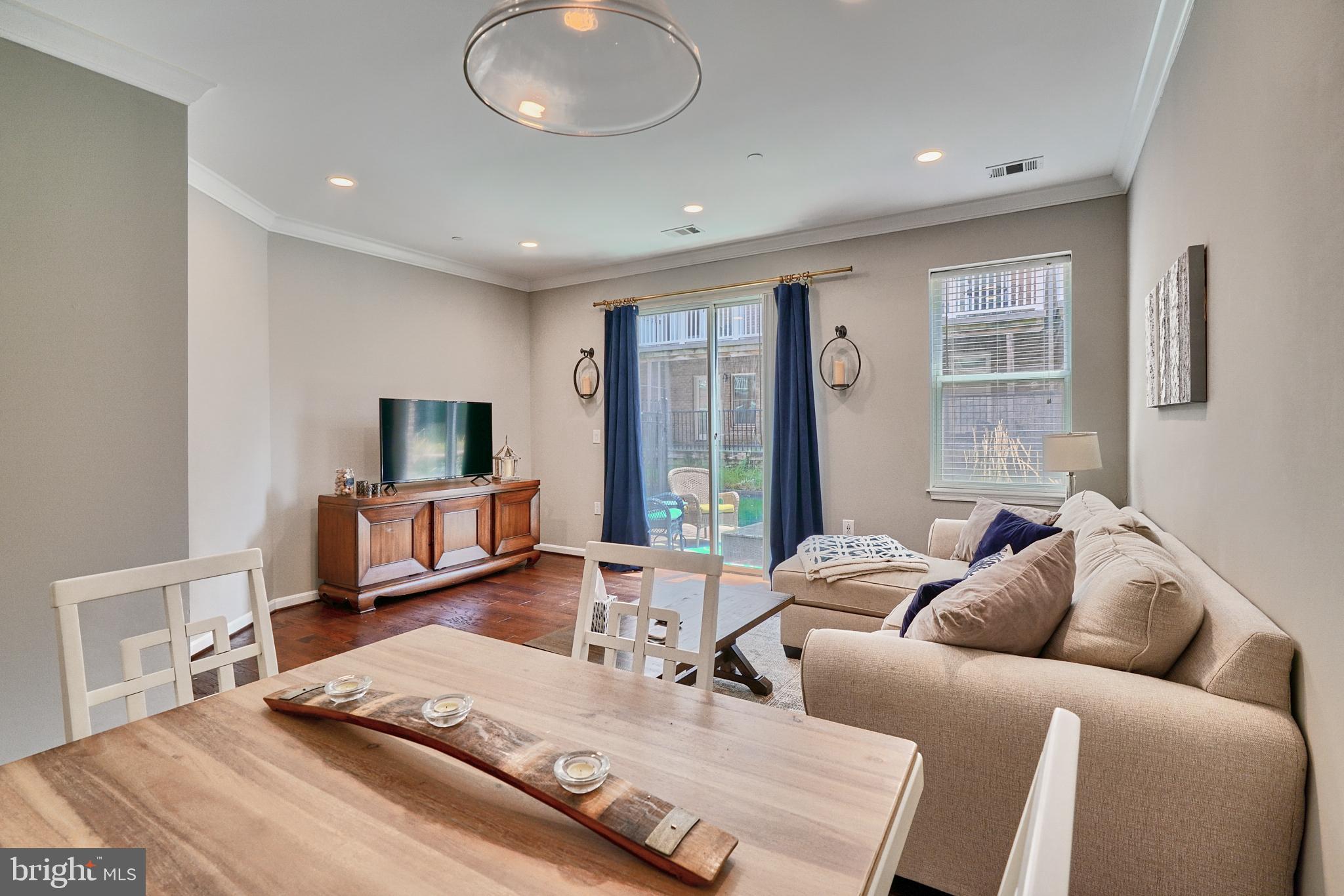 23 Pierside Dr #T16