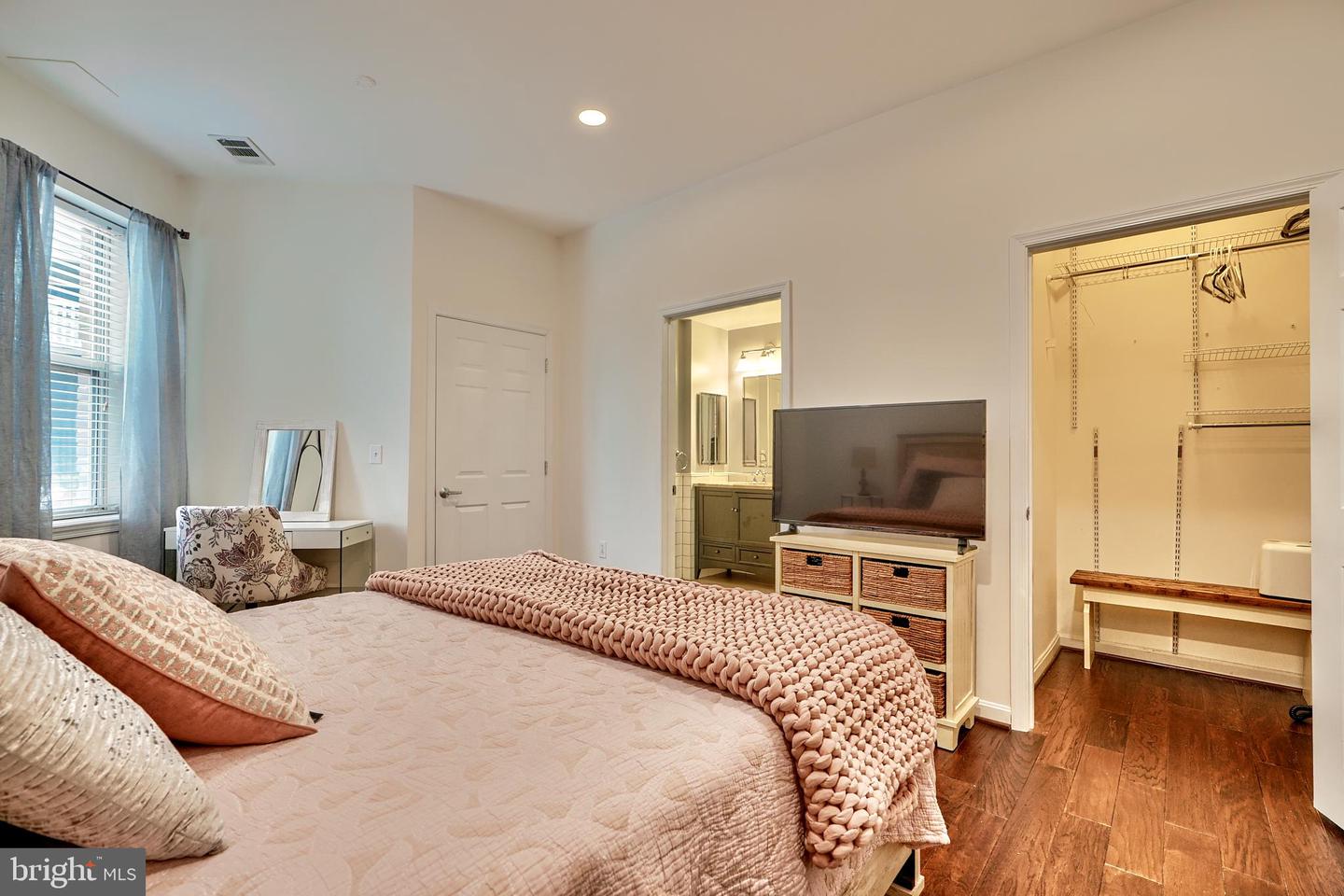 23 Pierside Dr #T16