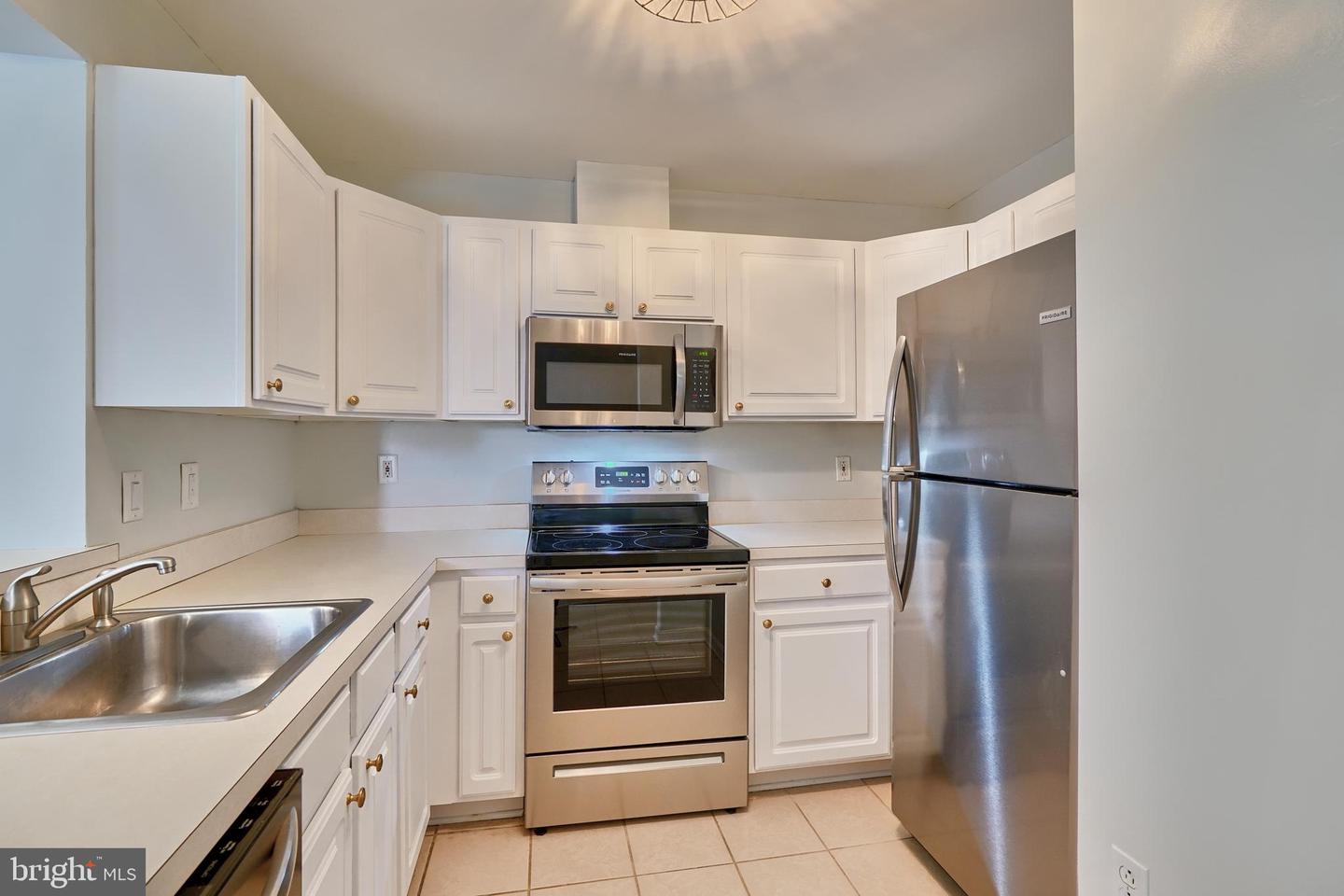 23 Pierside Dr #T16