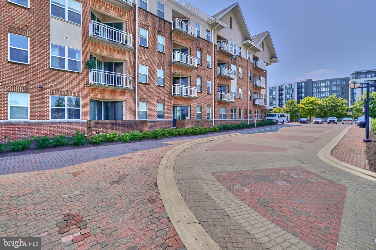 23 Pierside Dr #T16