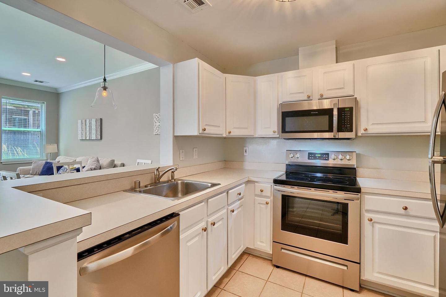 23 Pierside Dr #T16