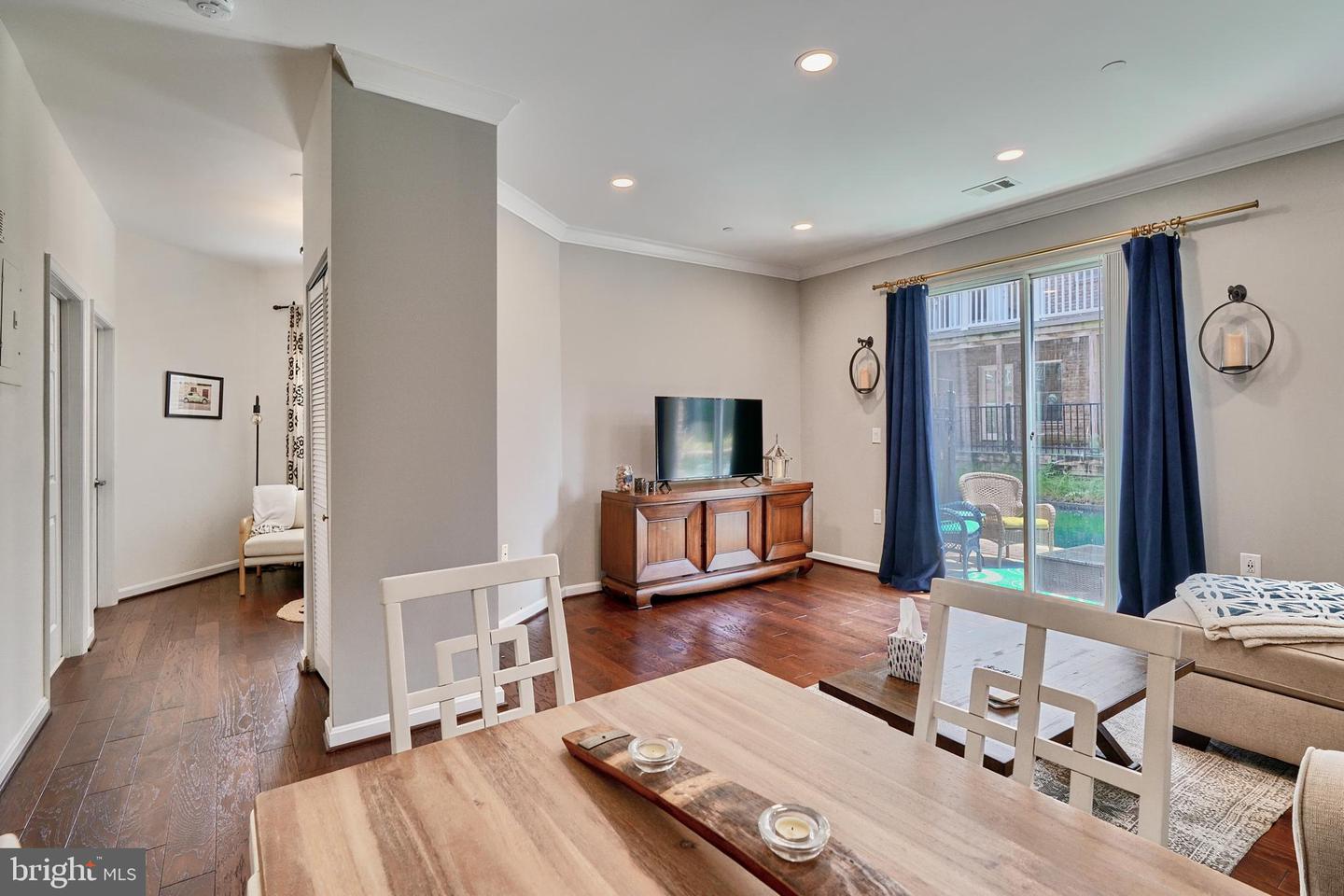 23 Pierside Dr #T16