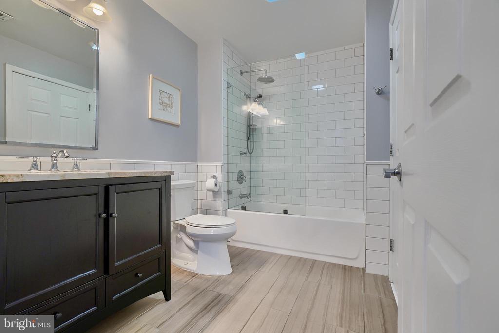 23 Pierside Dr #T16