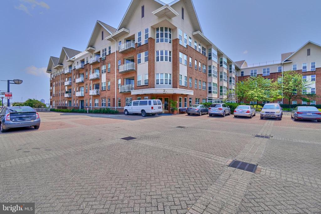 23 Pierside Dr #T16