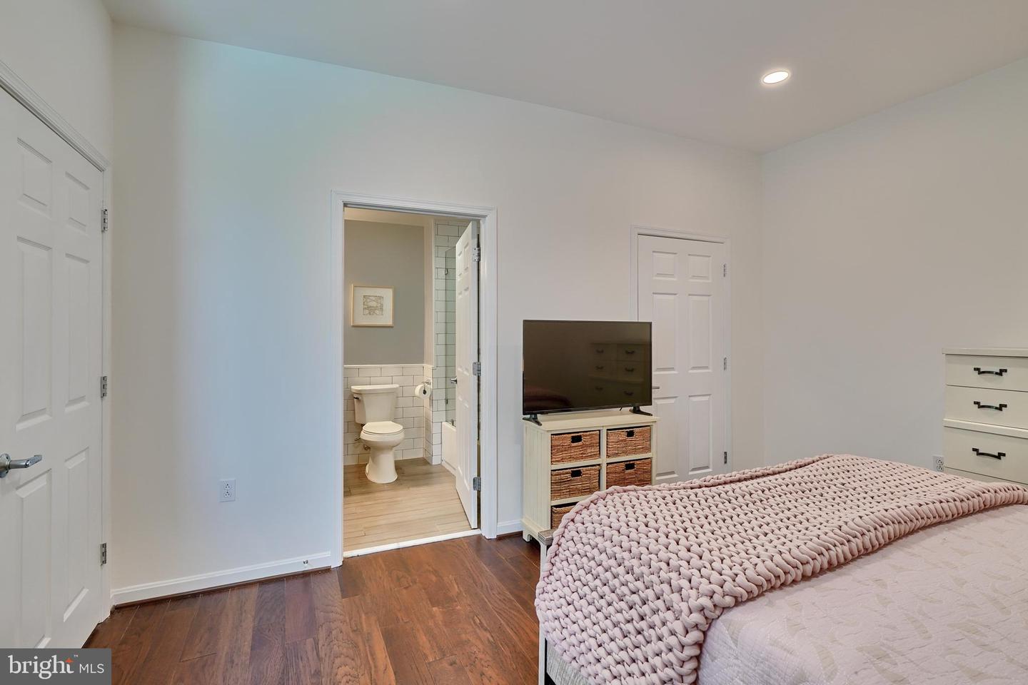 23 Pierside Dr #T16