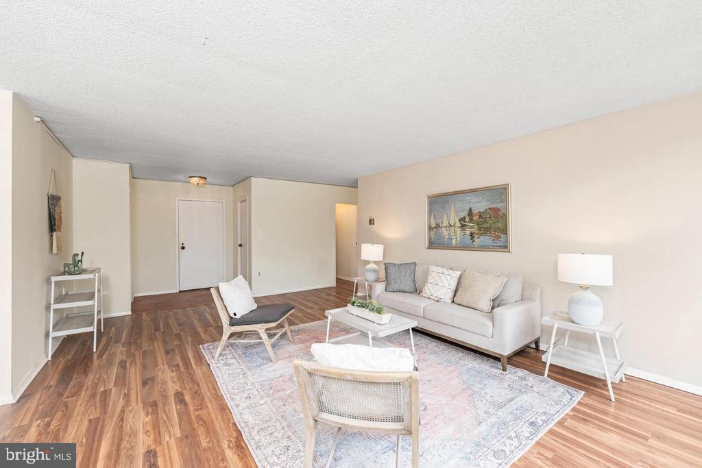 4401 ROLAND AVE #115
