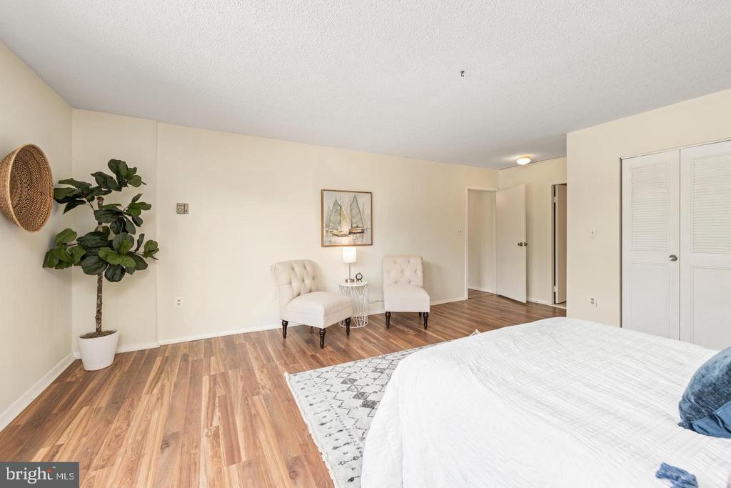 4401 ROLAND AVE #115