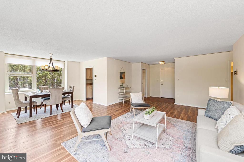 4401 ROLAND AVE #115