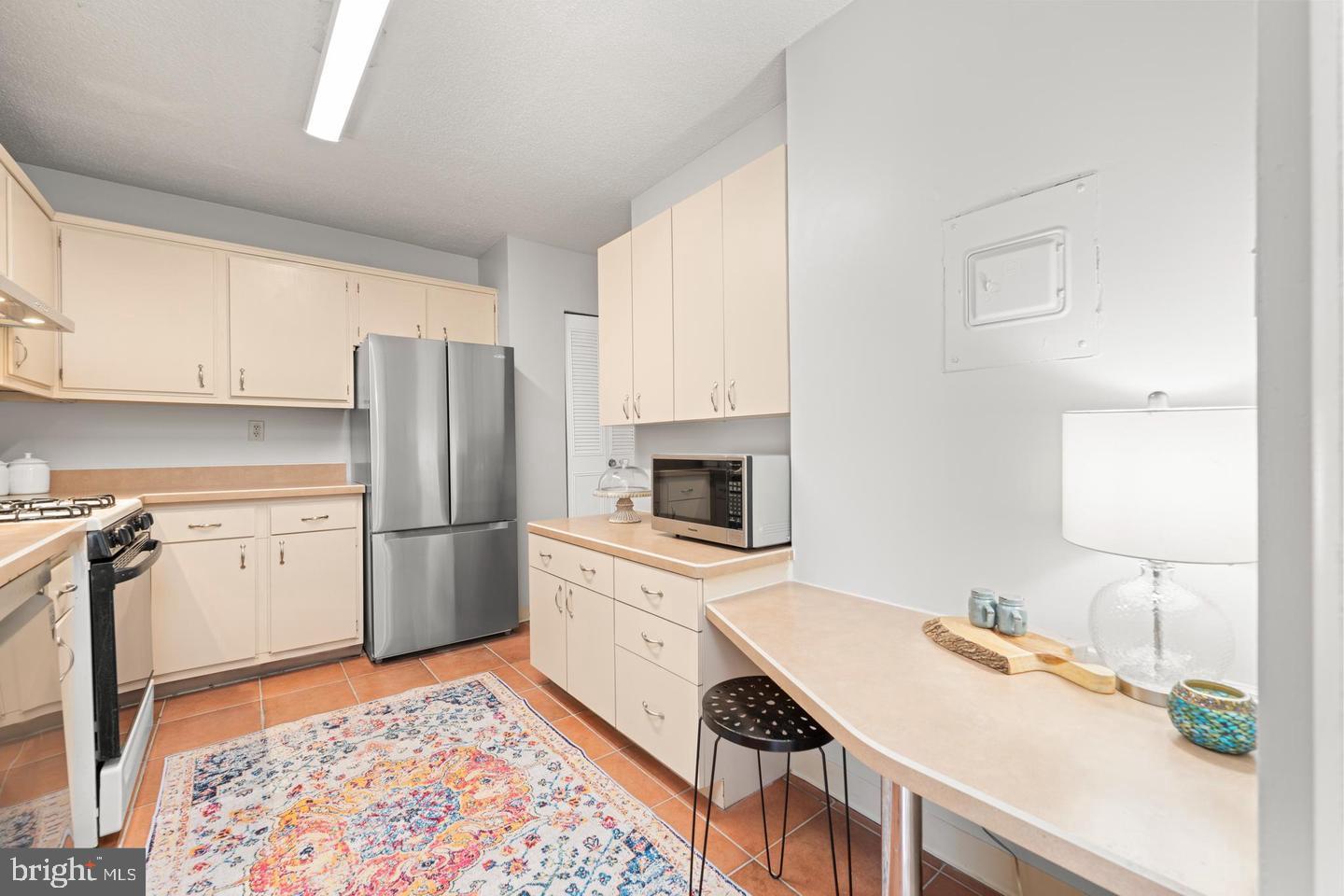 4401 ROLAND AVE #115