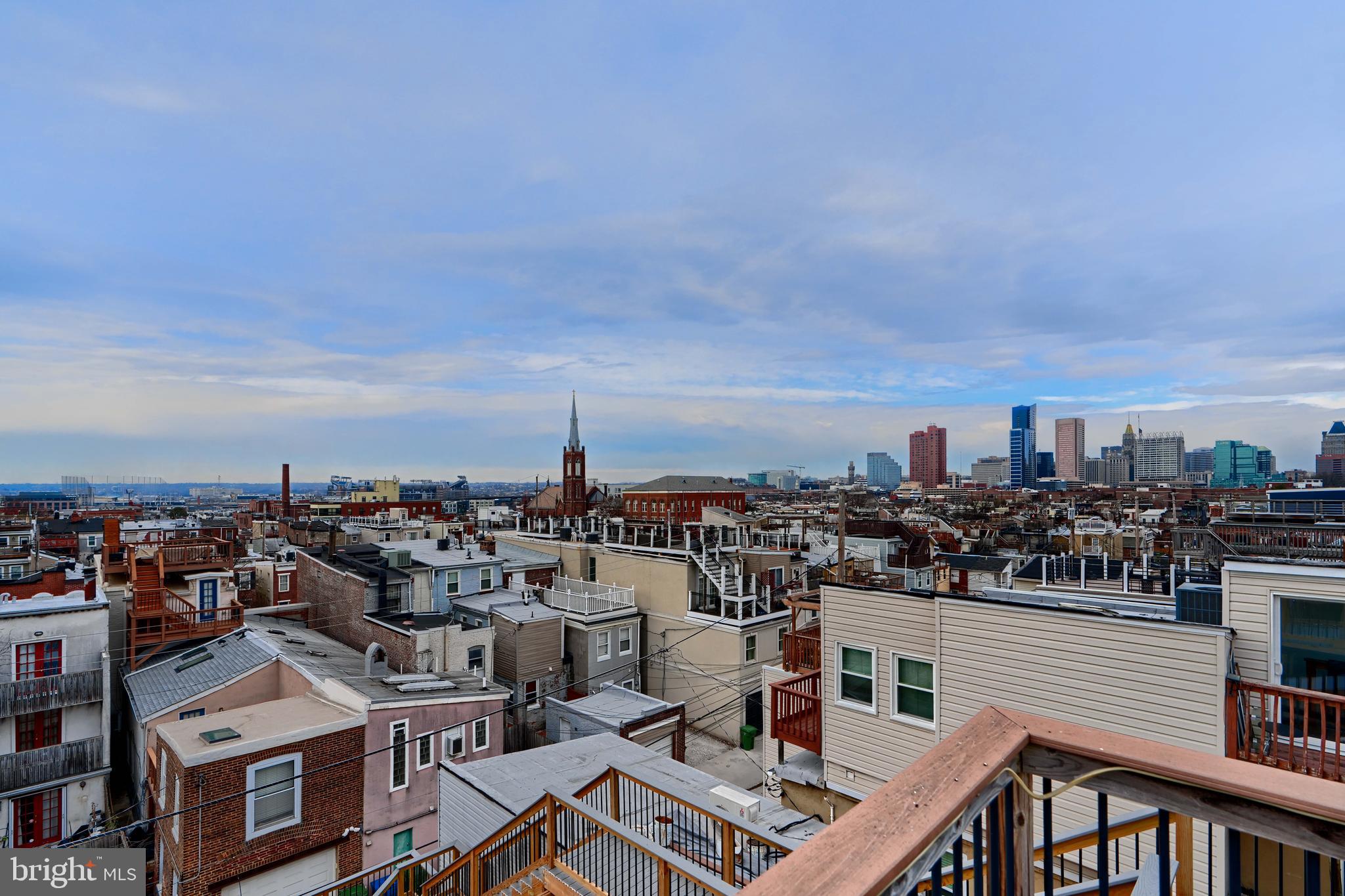 1252-1/2 Riverside Ave