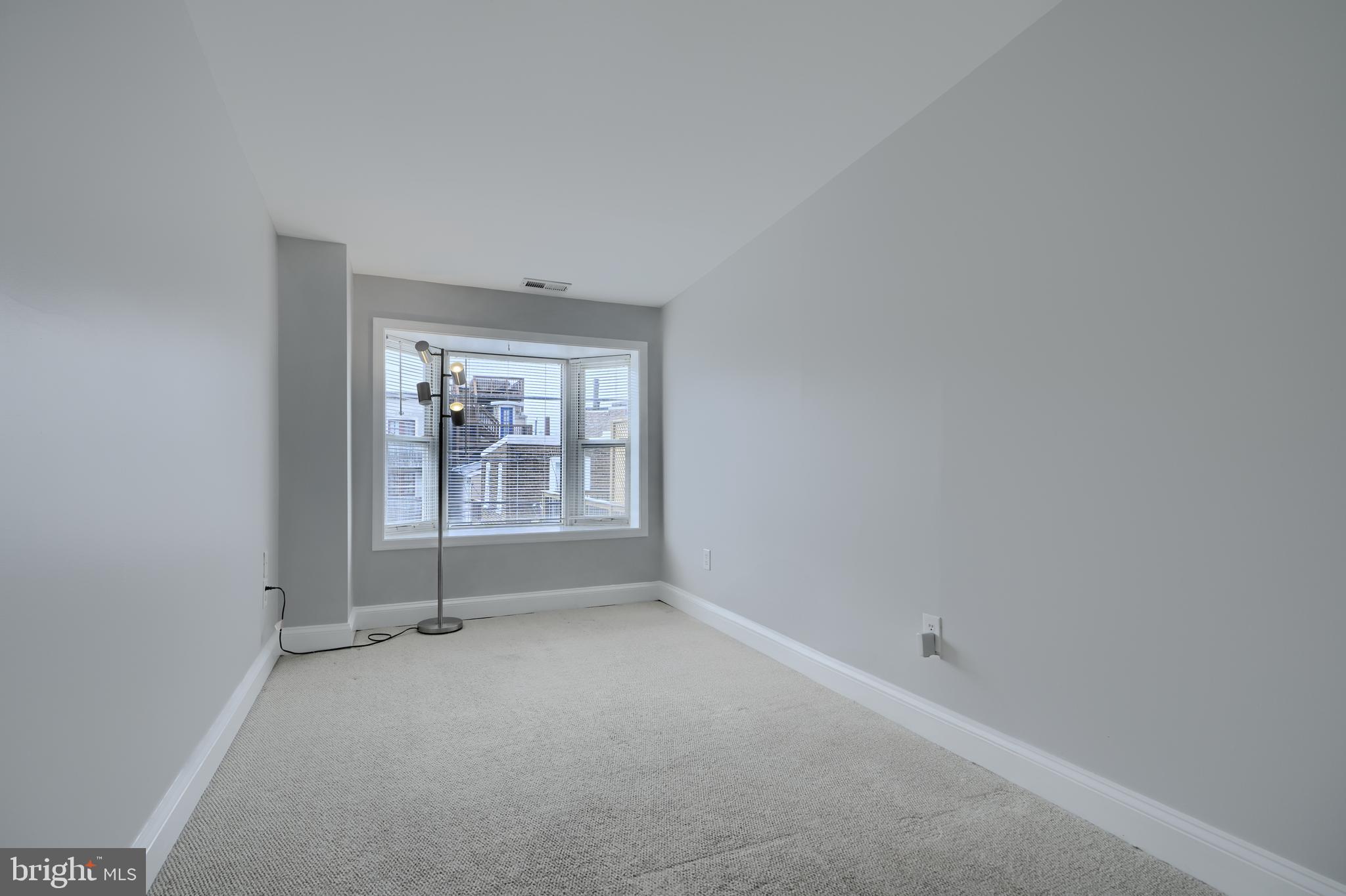 1252-1/2 Riverside Ave