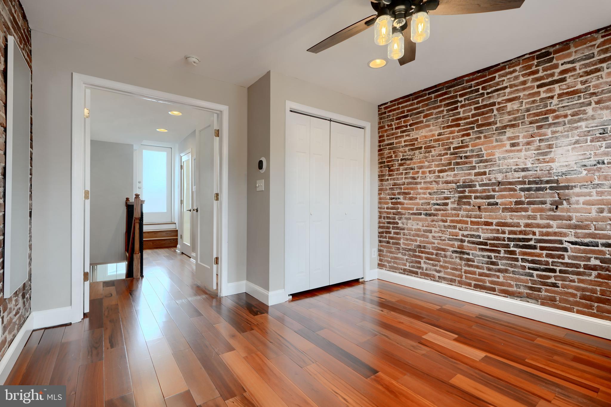 1252-1/2 Riverside Ave