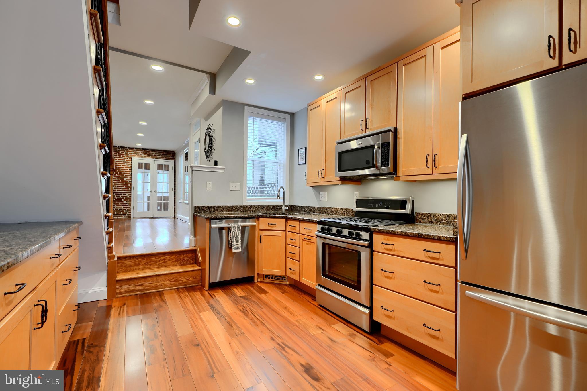 1252-1/2 Riverside Ave