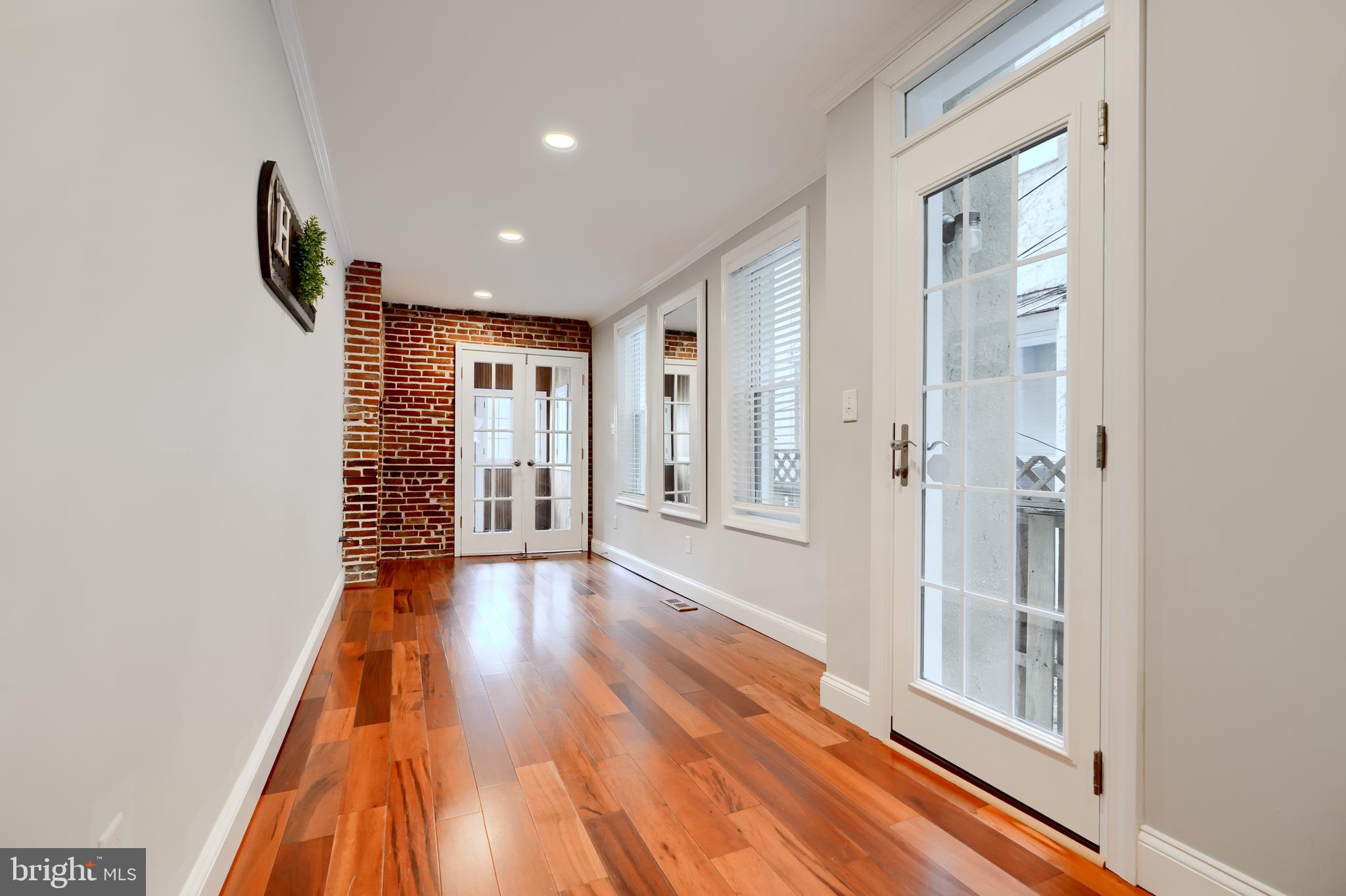 1252-1/2 Riverside Ave