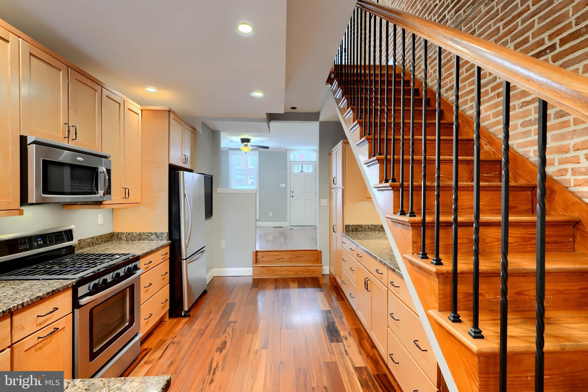 1252-1/2 Riverside Ave