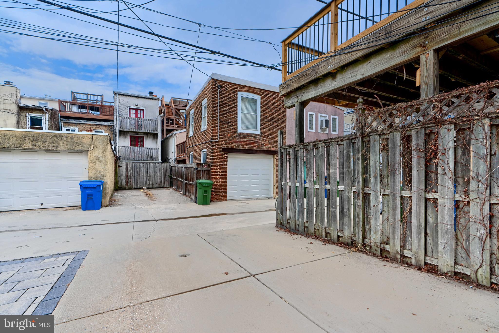 1252-1/2 Riverside Ave