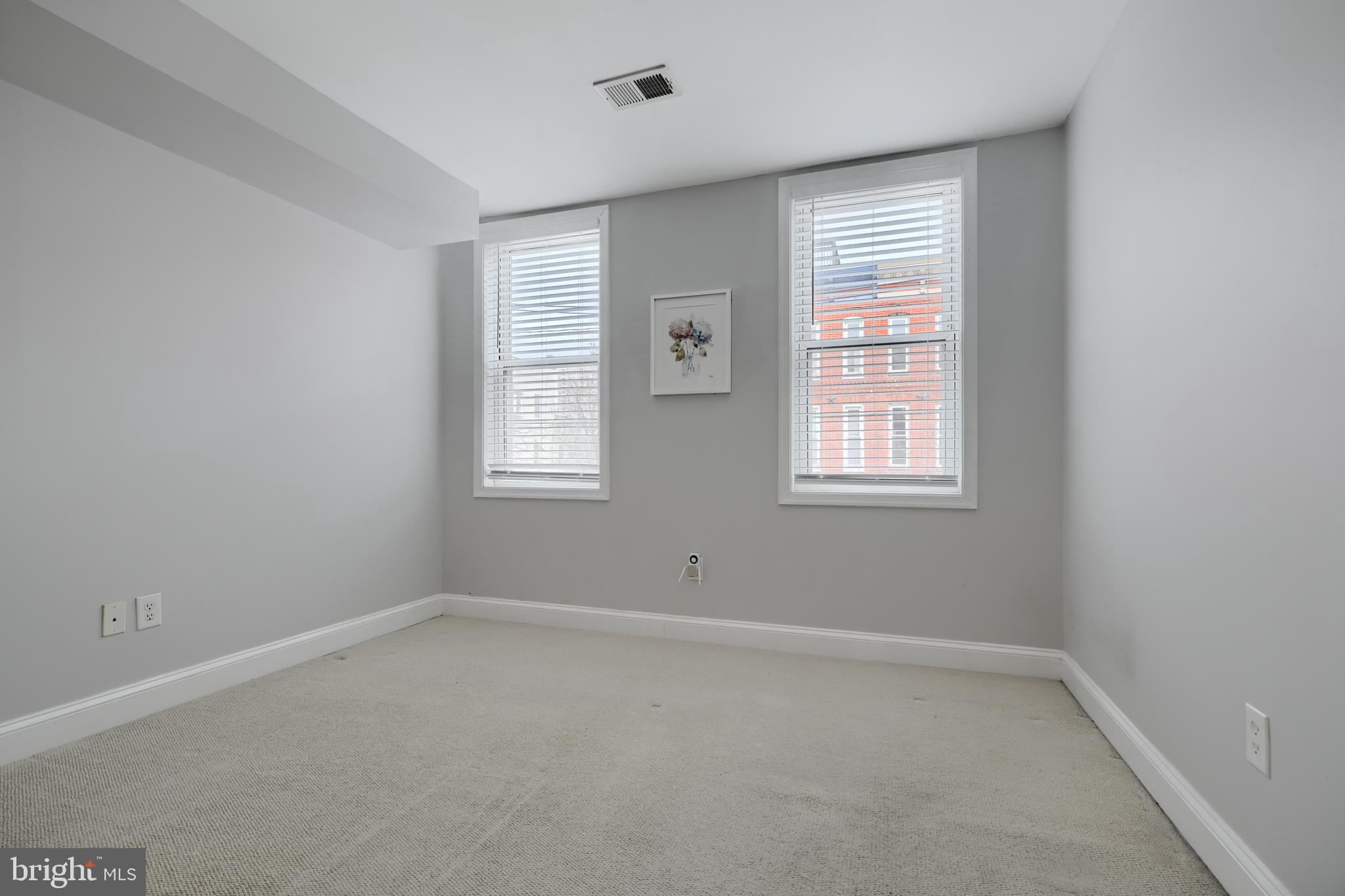 1252-1/2 Riverside Ave