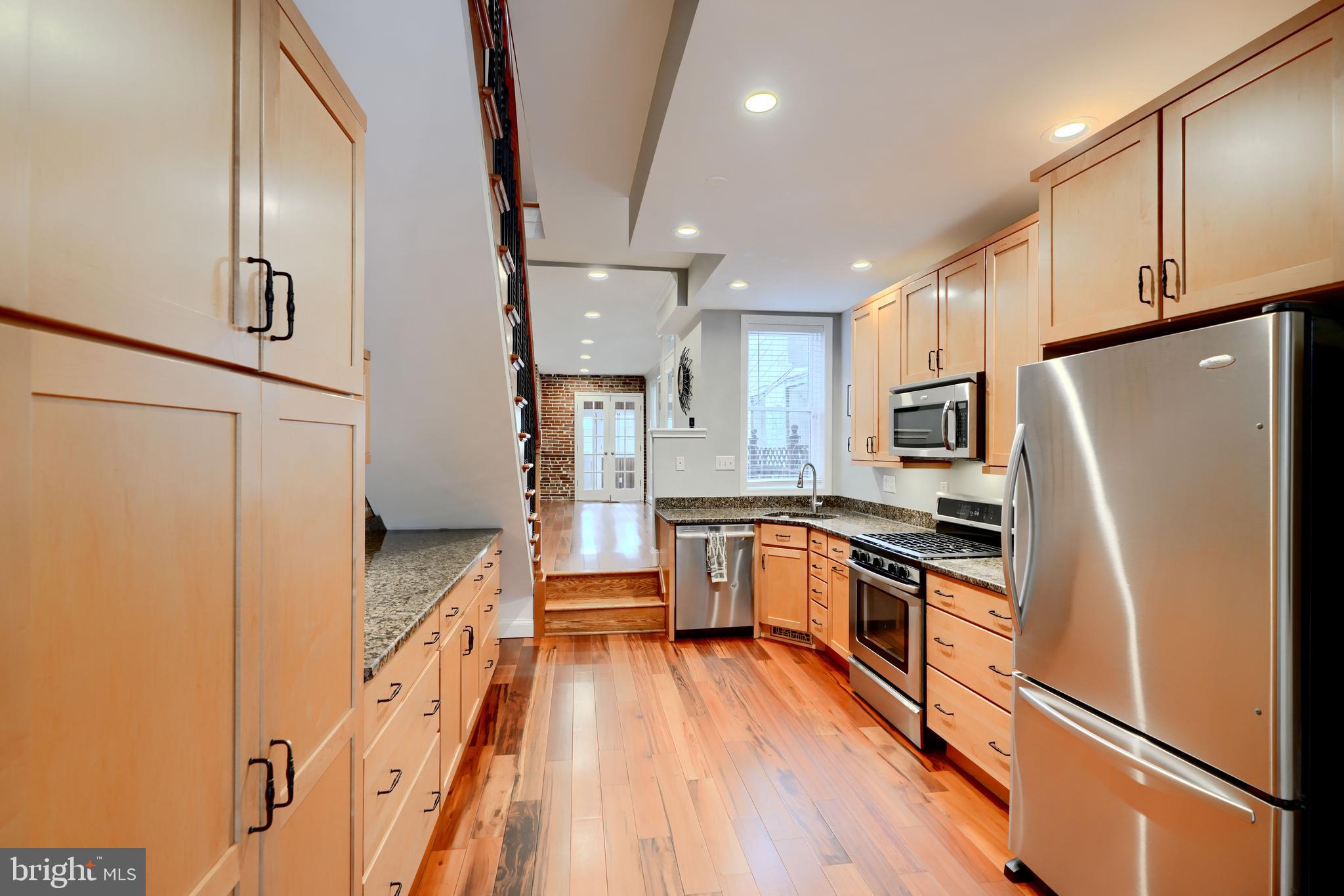 1252-1/2 Riverside Ave