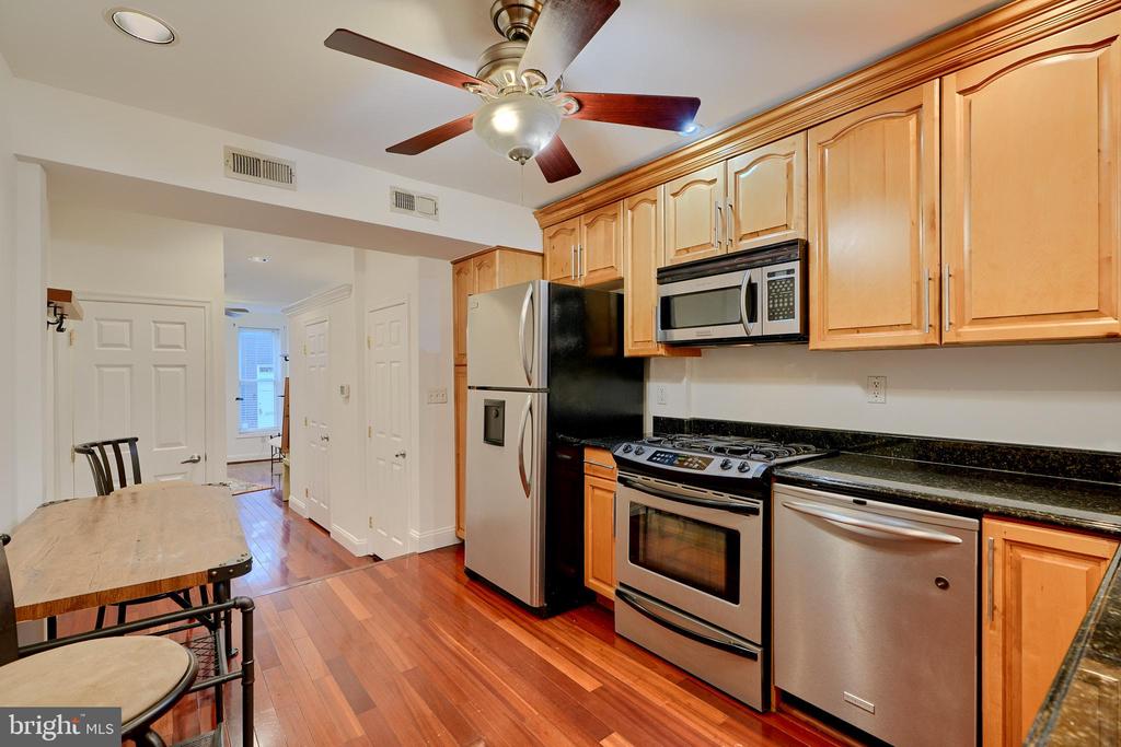 231-1/2 S Madeira St