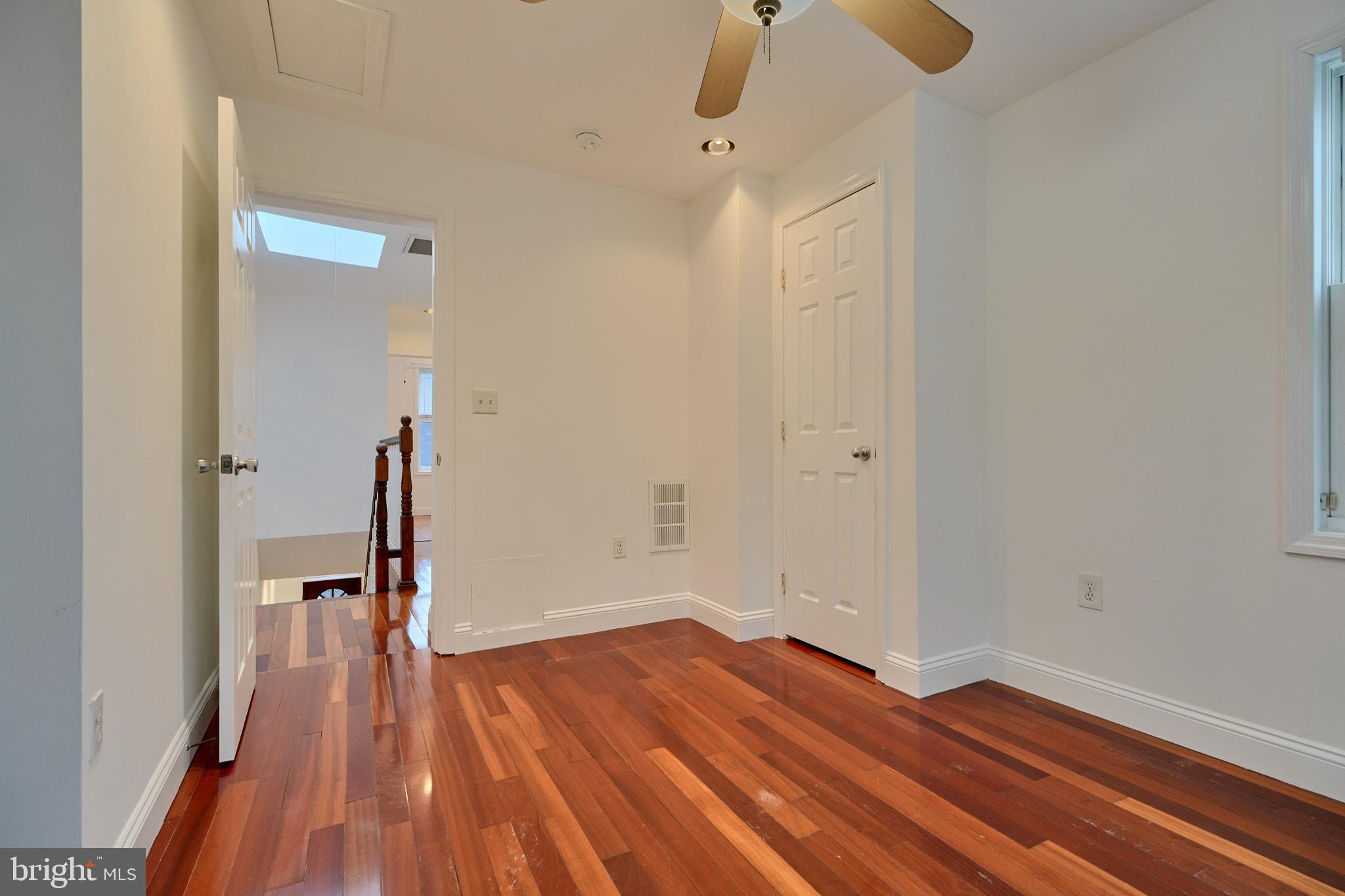 231-1/2 S Madeira St