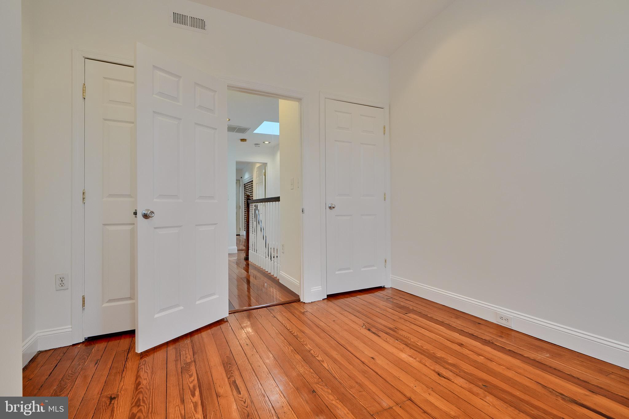 231-1/2 S Madeira St