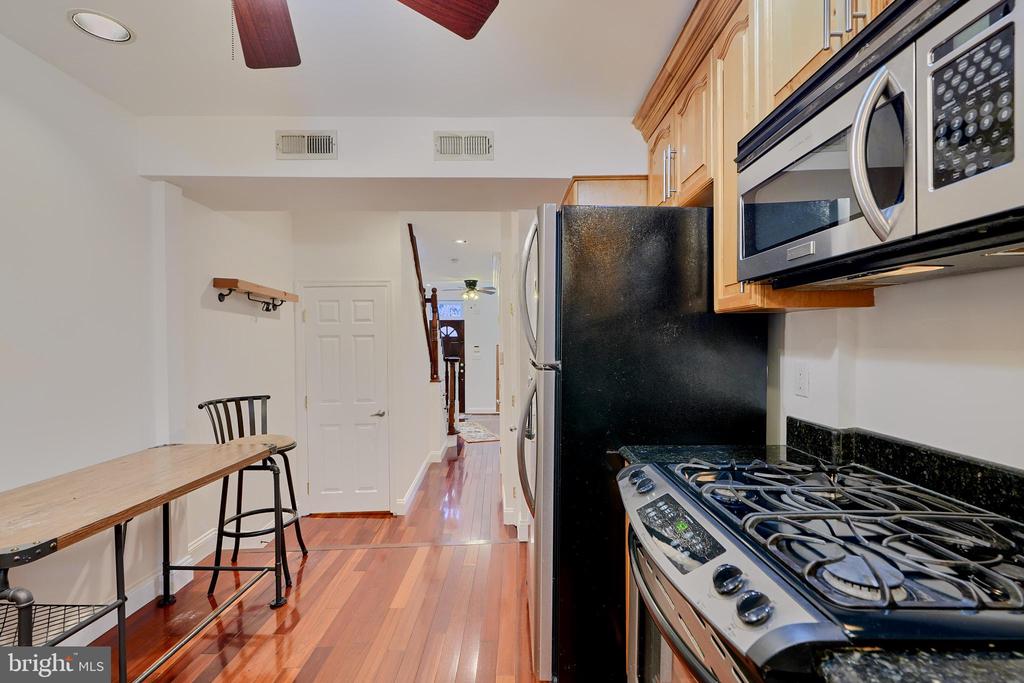 231-1/2 S Madeira St