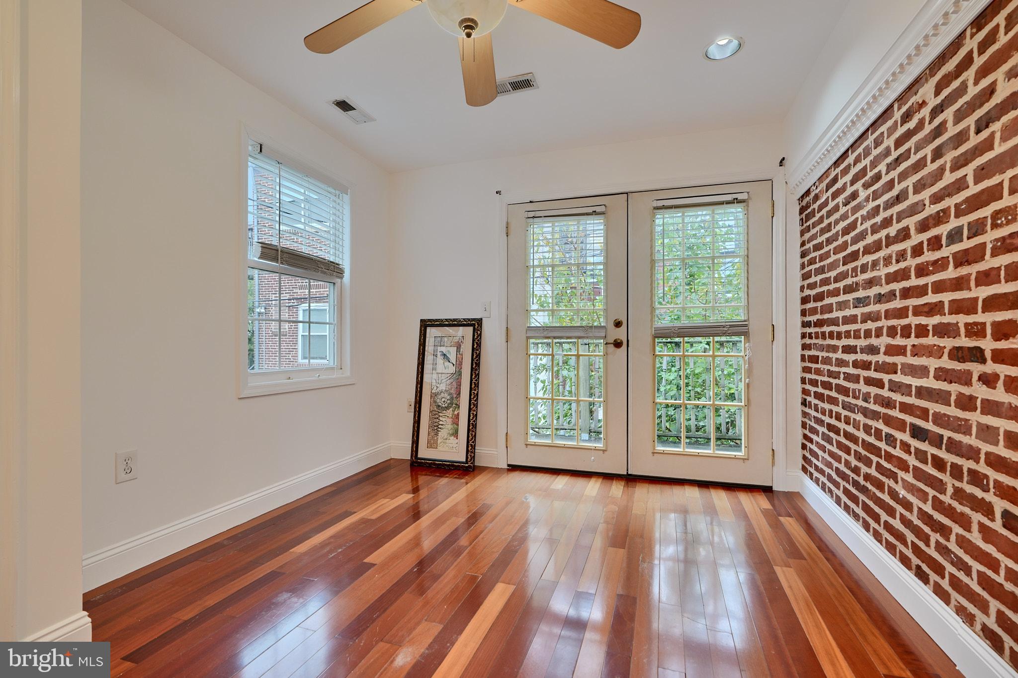 231-1/2 S Madeira St