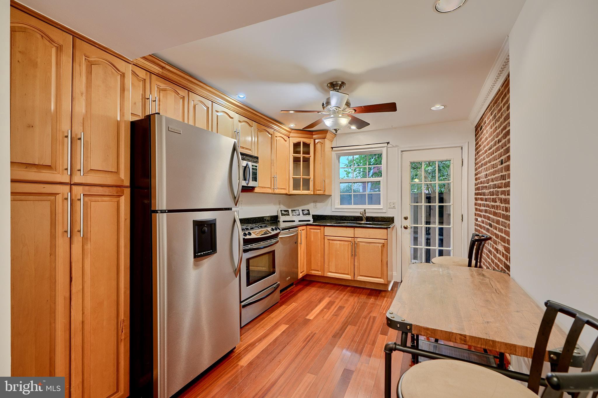 231-1/2 S Madeira St