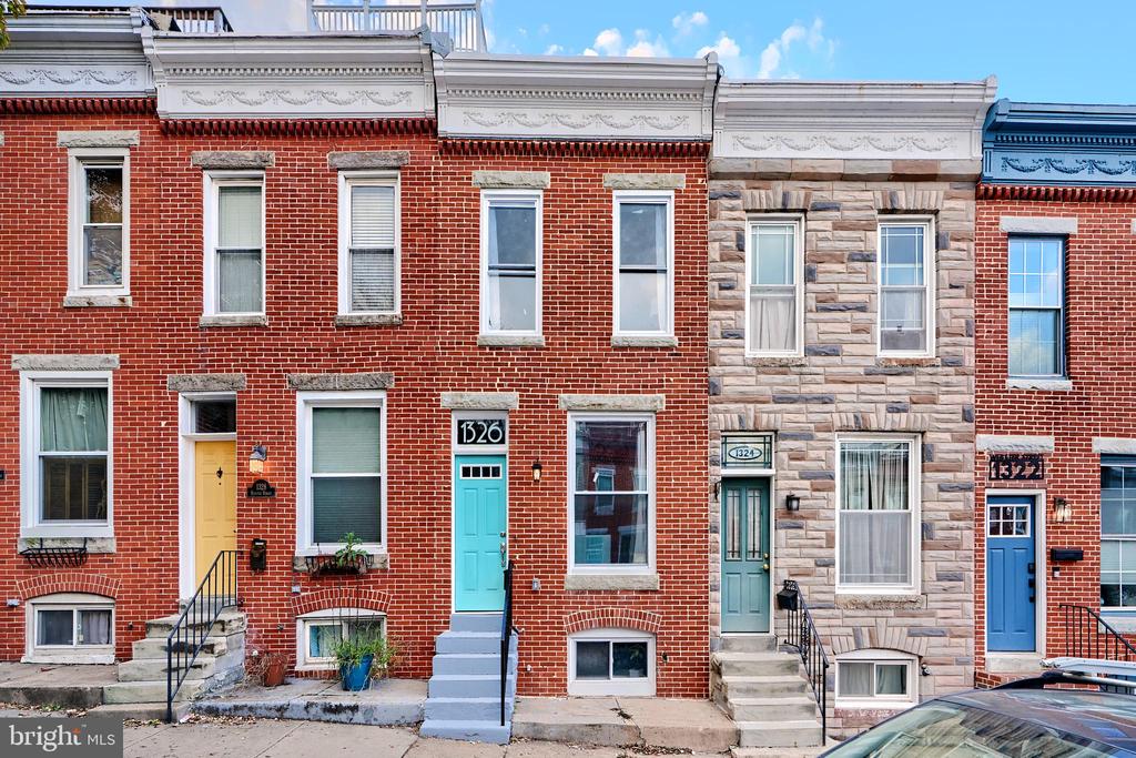 1326 Webster St