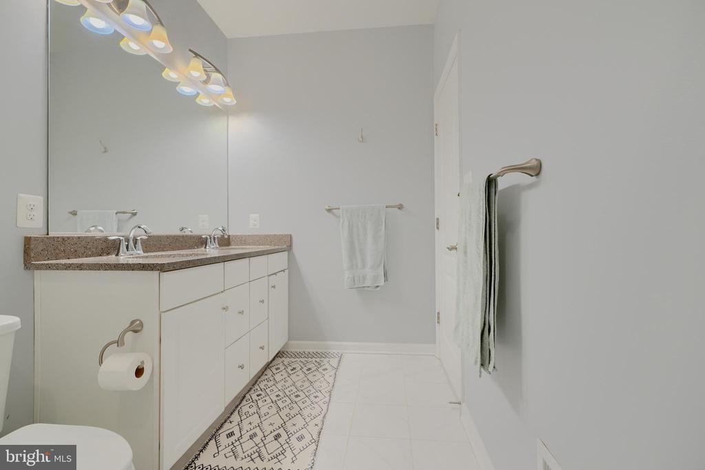 1614 Rampart Mews