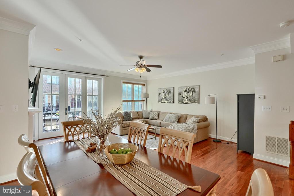 2607 Lighthouse Ln