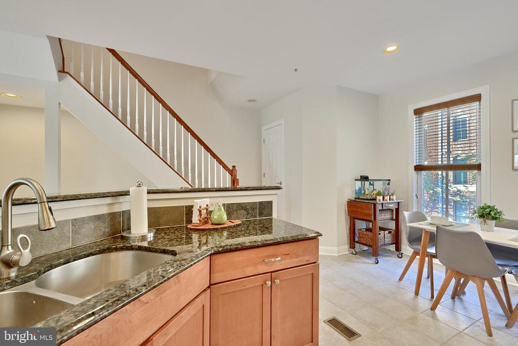 2607 Lighthouse Ln