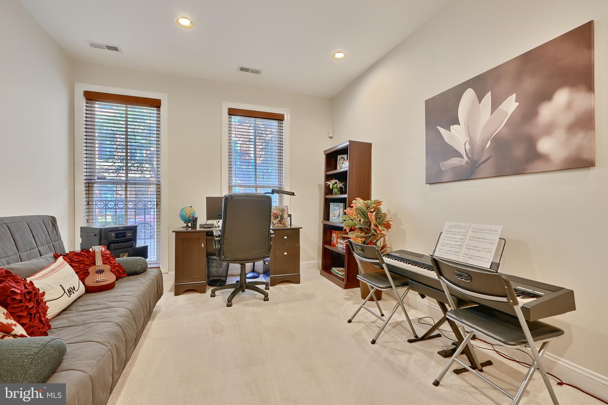 2607 Lighthouse Ln