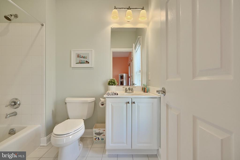 2607 Lighthouse Ln