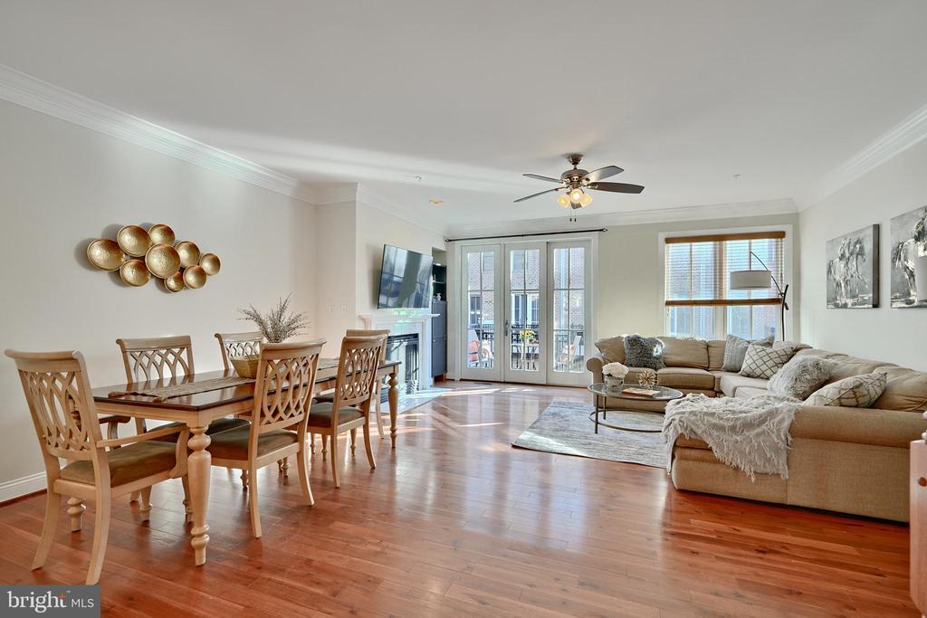 2607 Lighthouse Ln