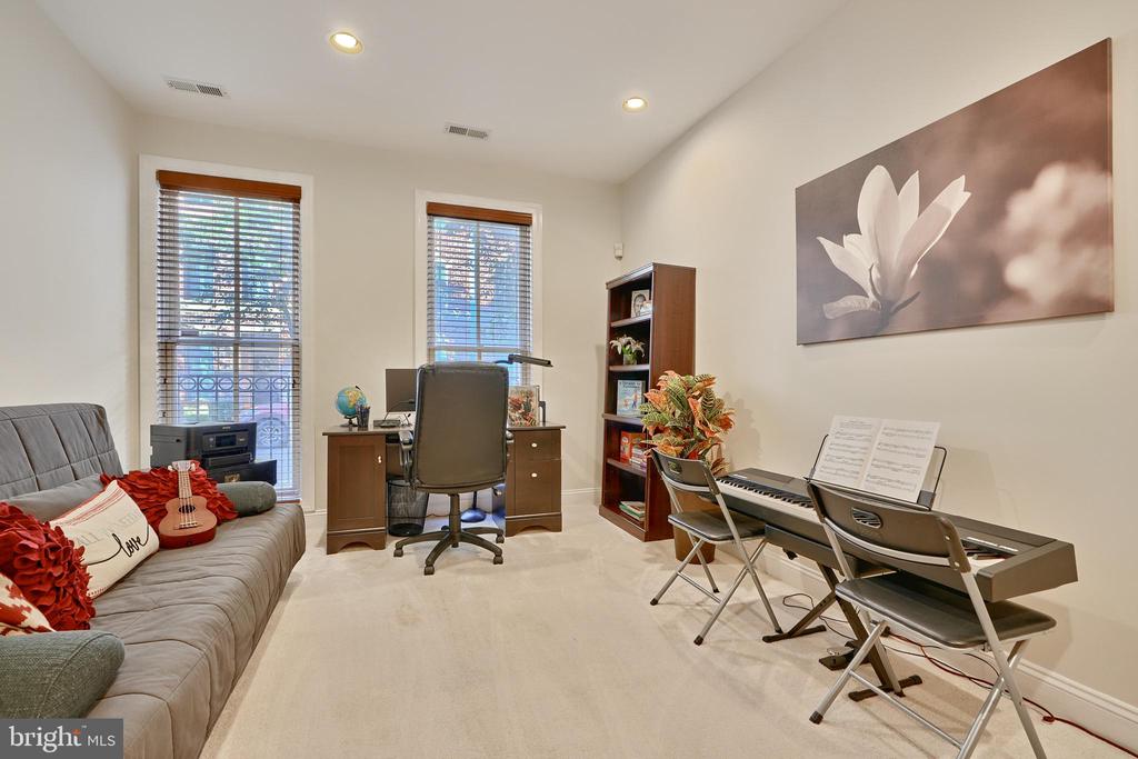 2607 Lighthouse Ln